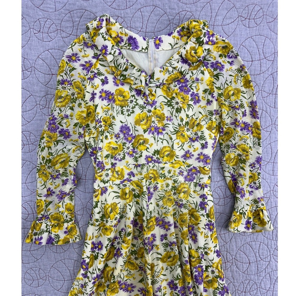 Vintage Floral Dress White Yellow Purple Ruffle / Women's Small